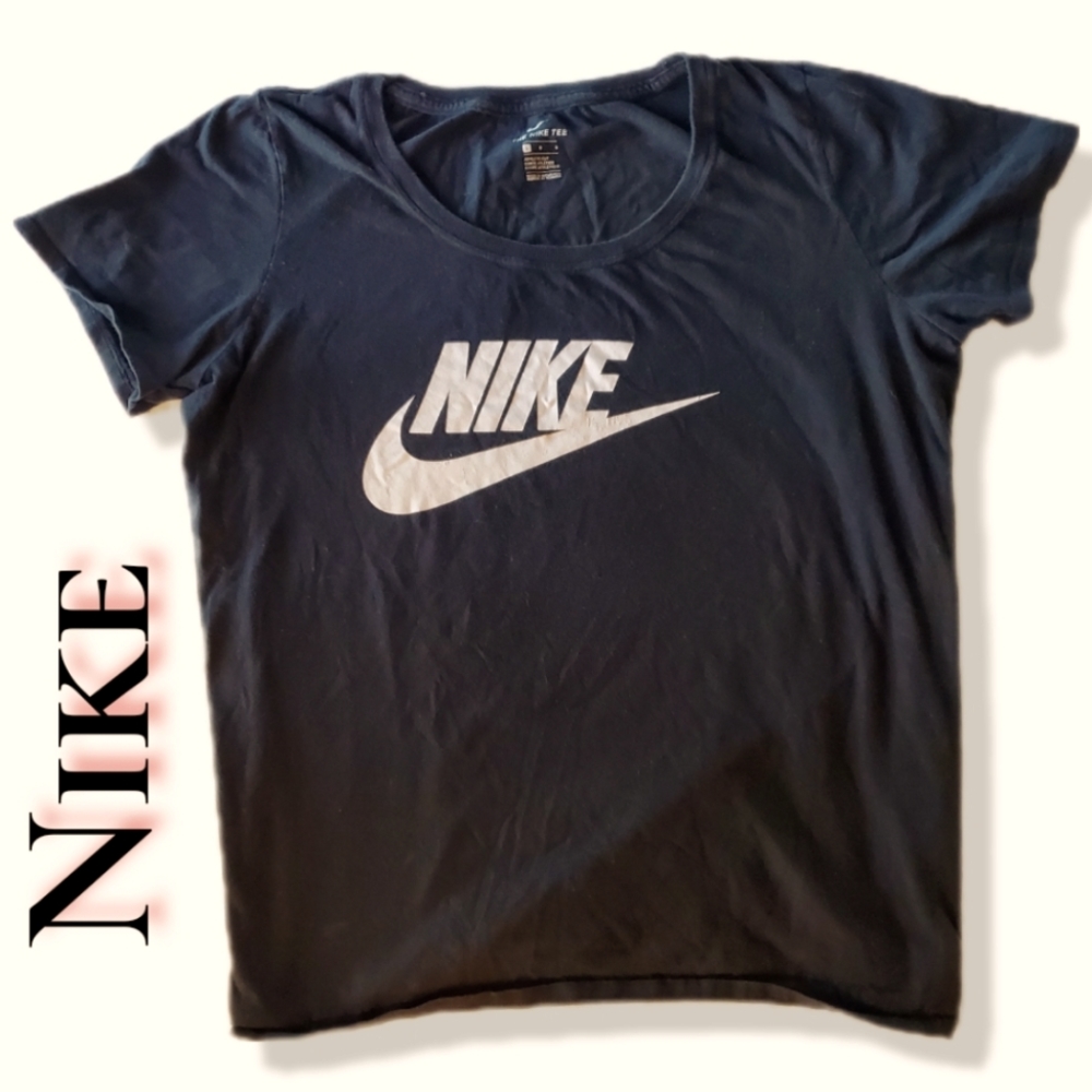 Nike Womens Black White Swoosh The Nike Tee Shirt Athleisure Sporty Size Large - Picture 1 of 2